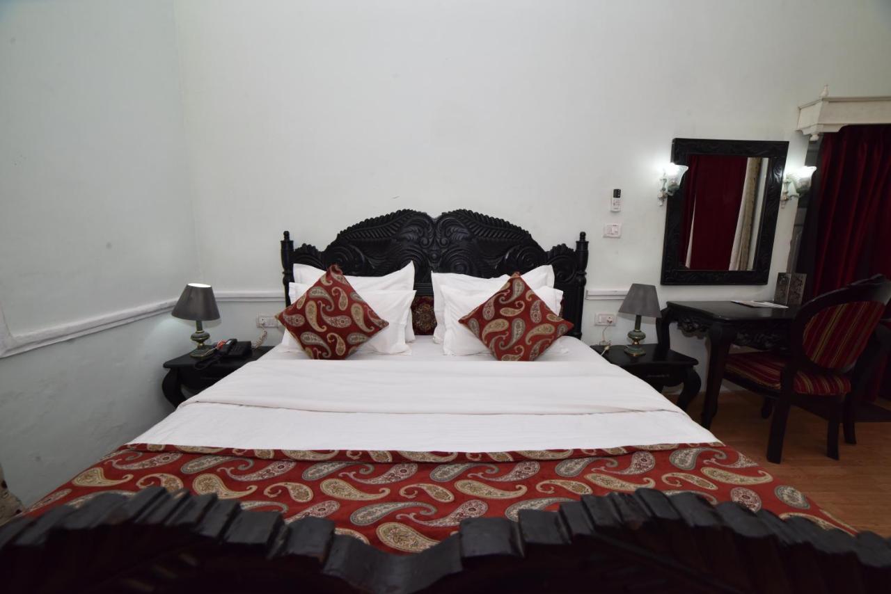 Mpt Rock End Manor, Pachmarhi Hotel Exterior photo
